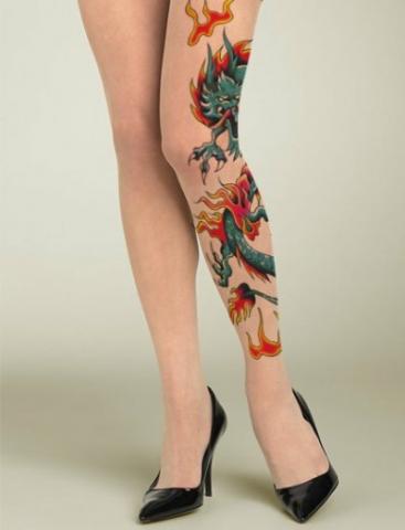 Цветная тату на ноге у девушки - чулки с драконом