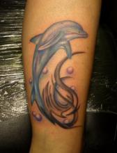 Татуировка - дельфин